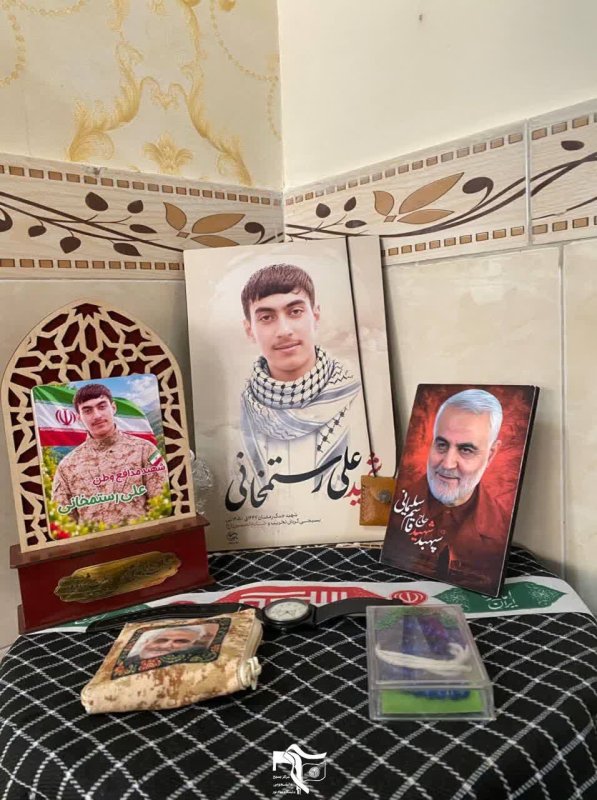 دیدار اعضای بسیج دانشجویی دانشگاه پیام‌نور زنجان با خانواده شهید علی رستمخانی