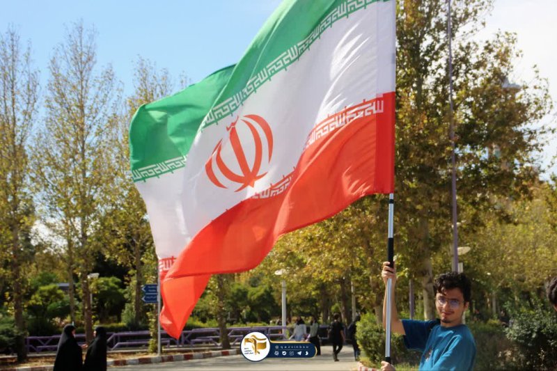 تجمع دانشگاهیان استان قزوین در میدان قلم دانشگاه آزاد اسلامی واحد قزوین