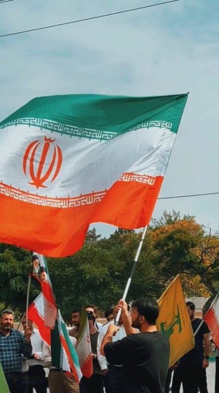 🔹از کف دانشگاه، پرچم عزت برافراشته شد 🇮🇷