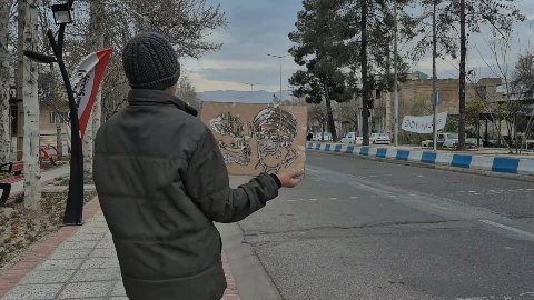 ماشین نویسی در موکب دانشجویی رهبر شهید