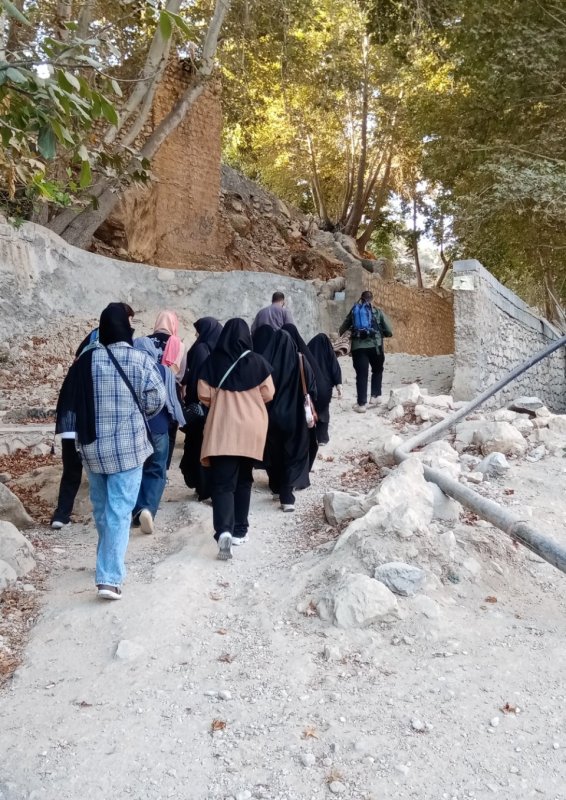 گزارش تصویری دورهمی دخترانه دانشجویان دانشکده پیراپزشکی استهبان به مناسبت روز پرستار
