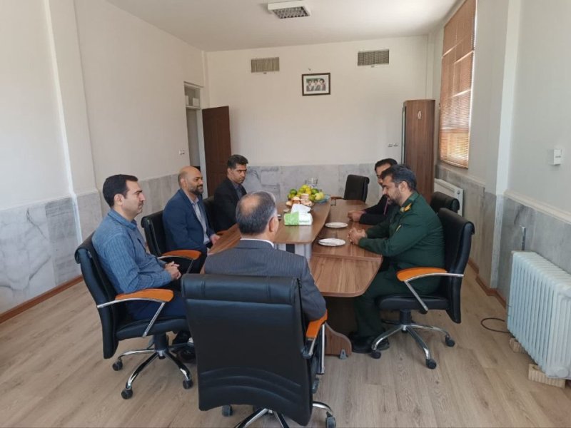 بازدید فرمانده ناحیه آباده از مرکز آموزش عالی و دانشگاه دولتی شهرستان